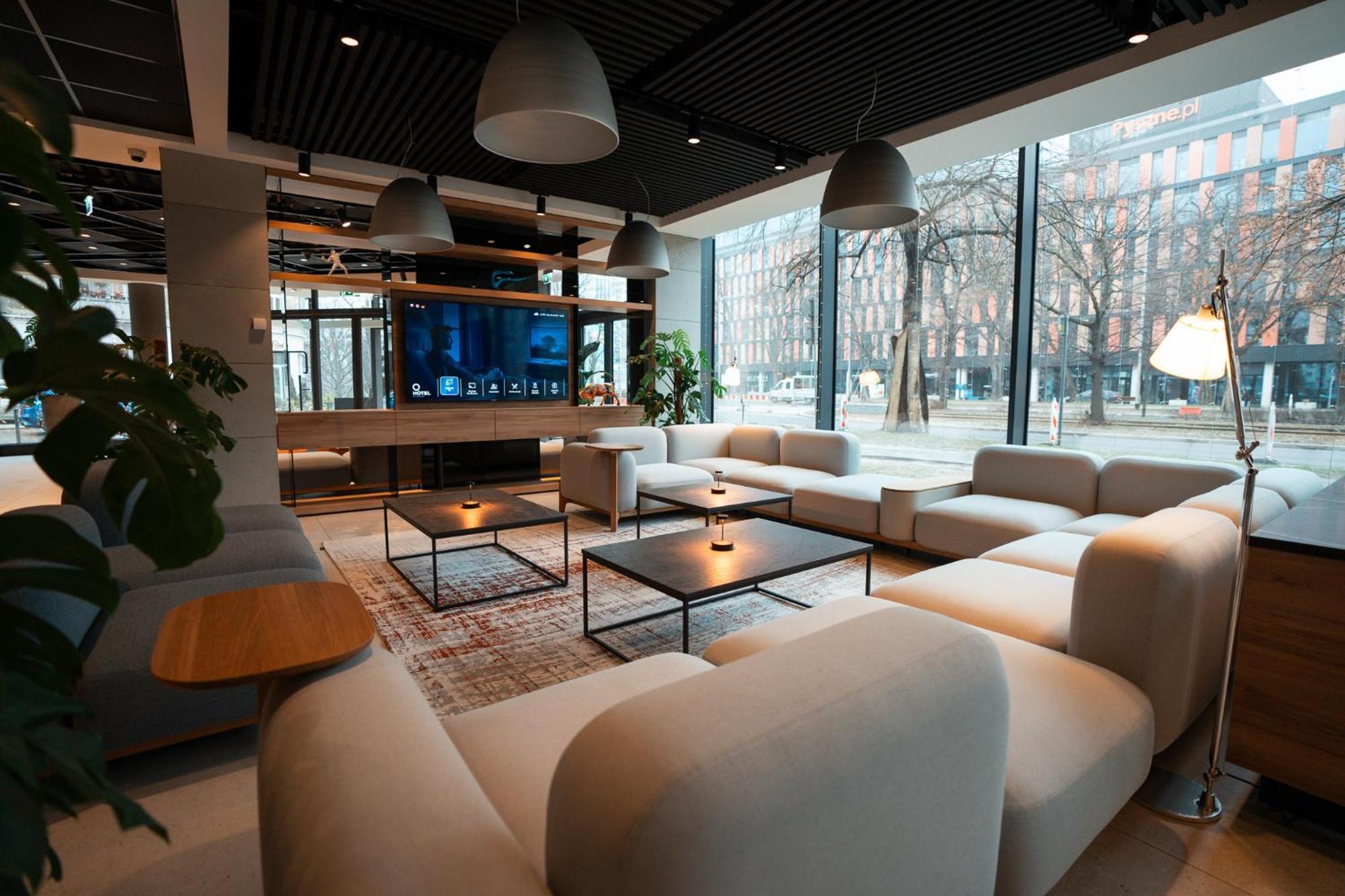 Q Hotel Plus Wroclaw — Photos 2