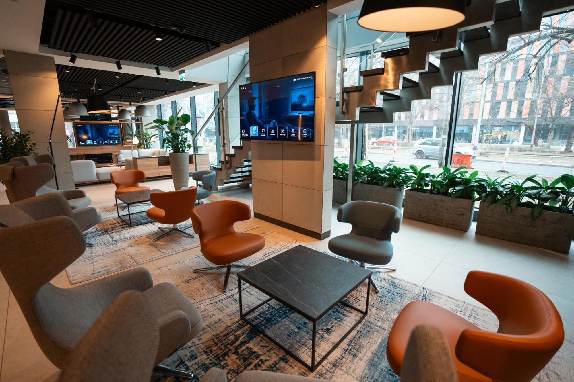 Q Hotel Plus Wroclaw — Photos 3